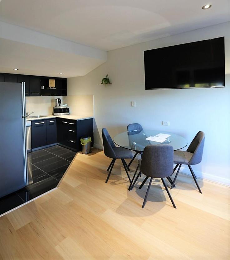 Dunsborough Apartments & Suites エクステリア 写真